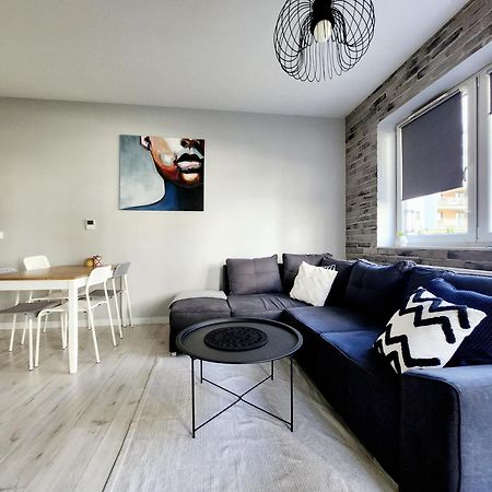 Apartstars - Powstancow #32 With Terrace Жешов Екстериор снимка